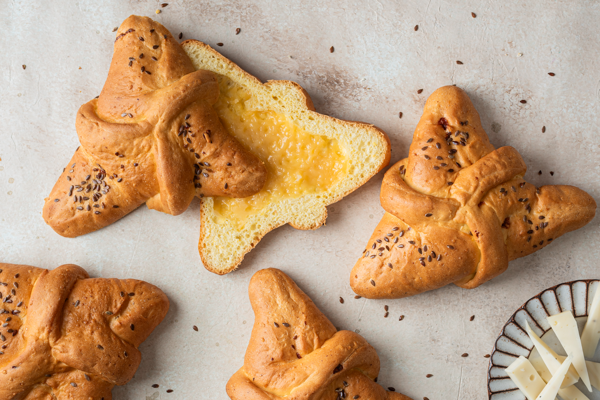 Булочки кукурудзяні сирні