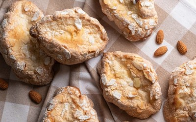 Круасан-бріош з мигдалевою скоринкою