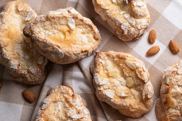 Круасан-бріош з мигдалевою скоринкою