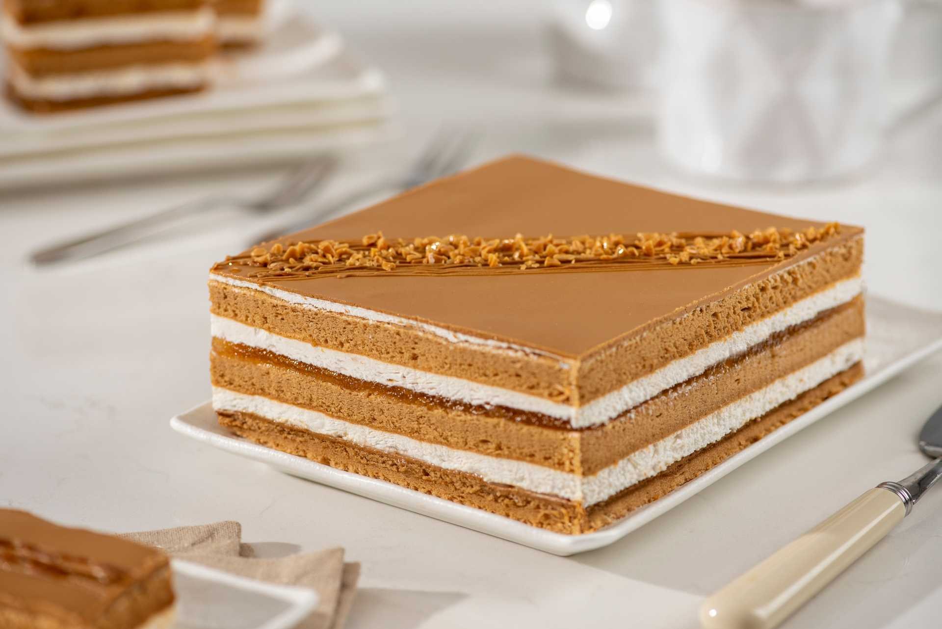 Торт Солона карамель з грушою