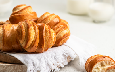 Францбрьотхен з мигдалевою начинкою